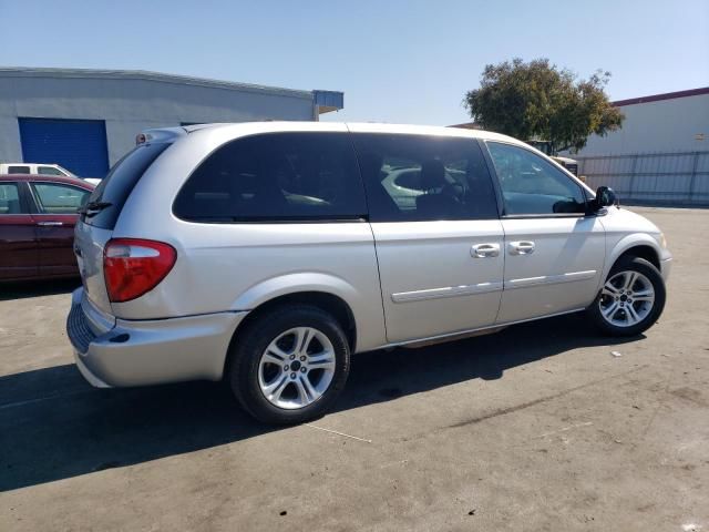 2007 Chrysler Town & Country LX