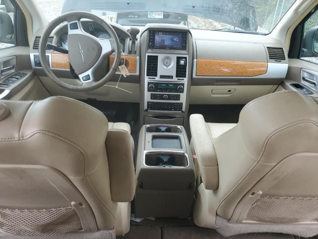 2010 Chrysler Town & Country Limited