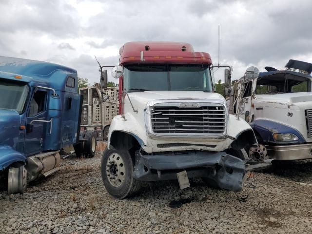 2003 Freightliner Conventional Columbia