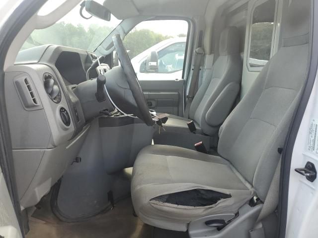 2017 Ford Econoline E350 Super Duty Cutaway Van