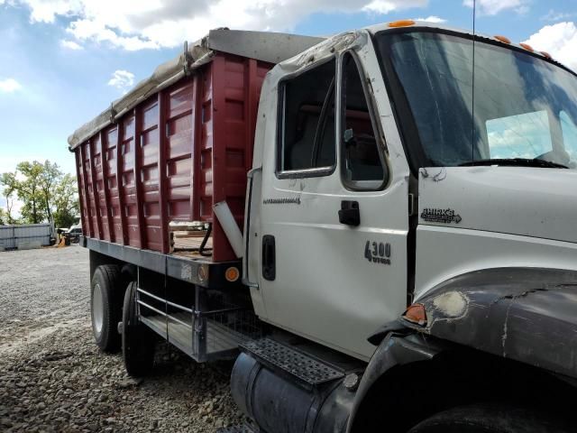 2002 International 4000 4300