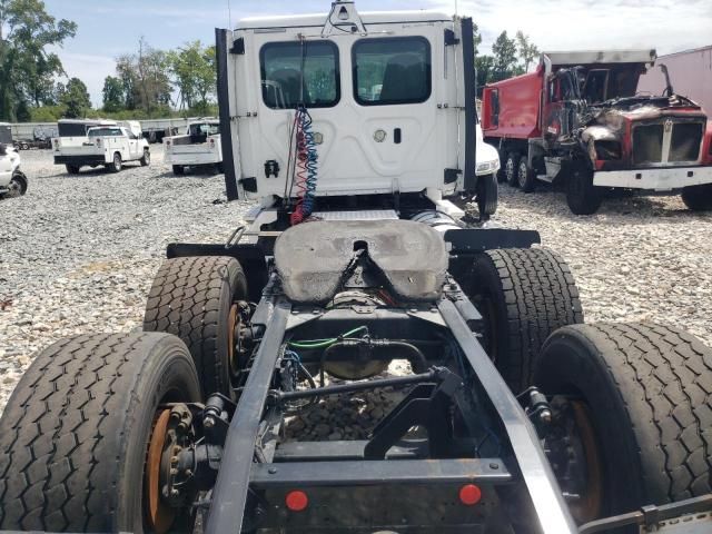 2019 Freightliner Cascadia 125