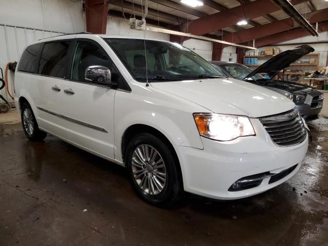 2013 Chrysler Town & Country Touring L