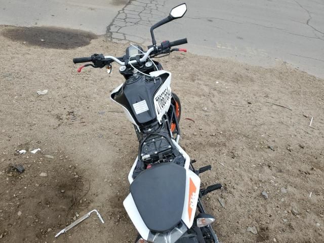 2021 KTM 200 Duke