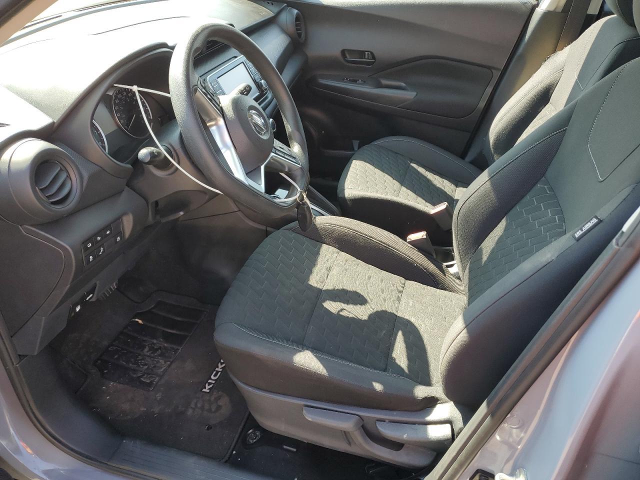 2021 Nissan Kicks s