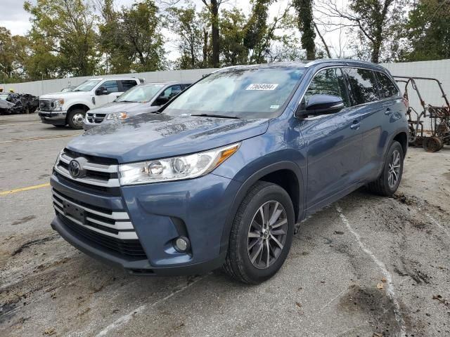 2017 Toyota Highlander SE