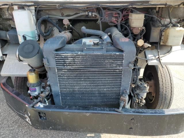 1999 Freightliner Chassis M Line WALK-IN Van