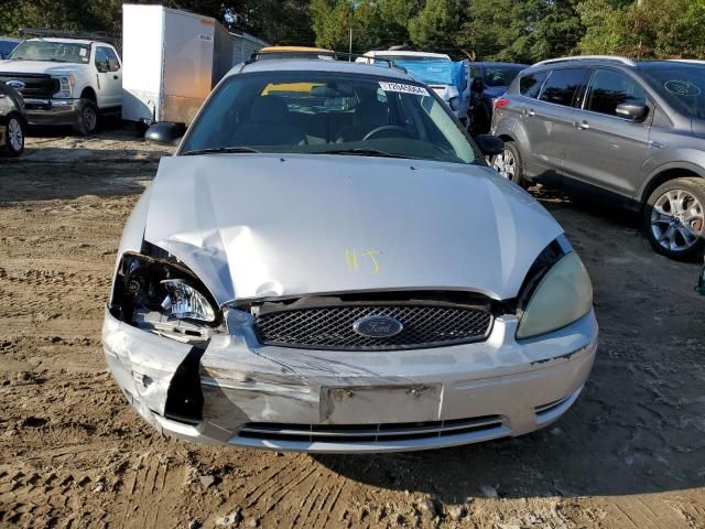 2004 Ford Taurus SE