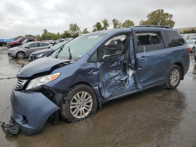 2017 Toyota Sienna XLE