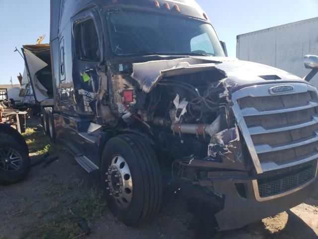 2020 Freightliner Cascadia 126