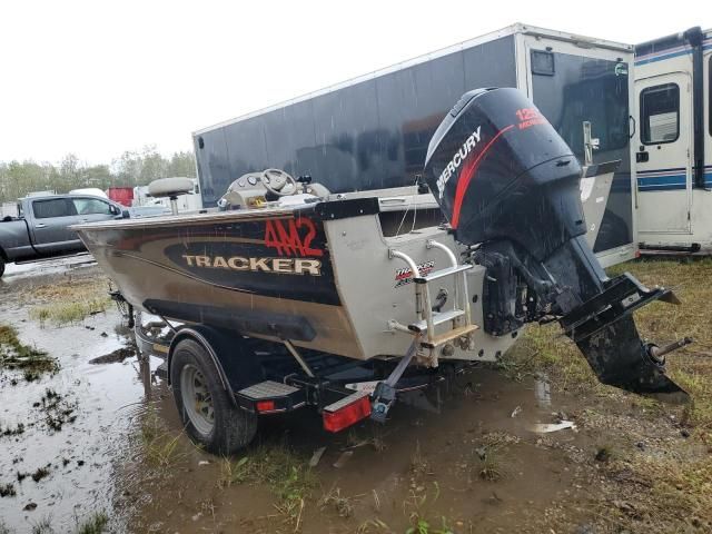 2002 Tracker Boat