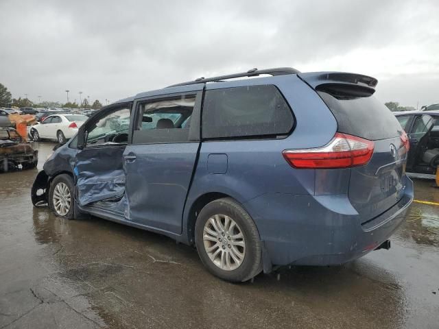 2017 Toyota Sienna XLE