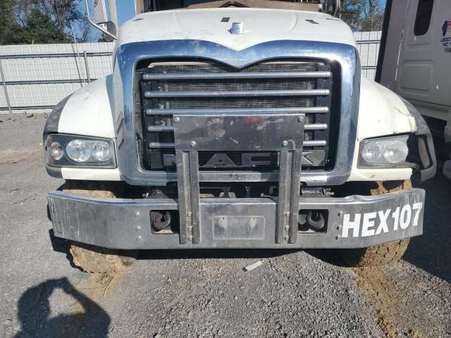 2008 Mack 700 GU700