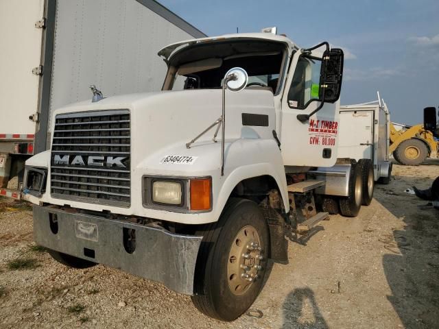 2007 Mack 600 CHN600