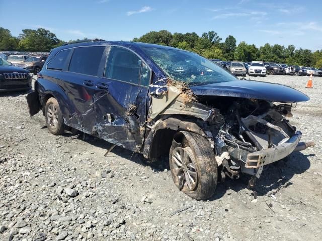 2021 Toyota Sienna LE