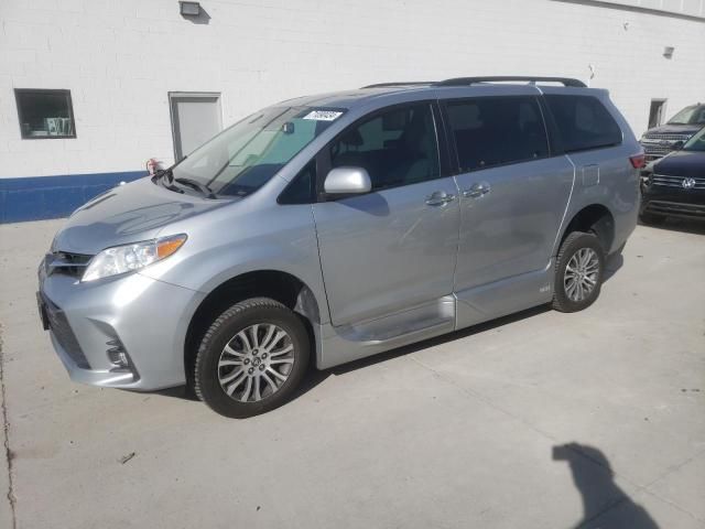 2019 Toyota Sienna XLE