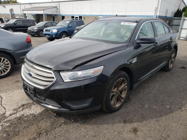 2013 Ford Taurus SE