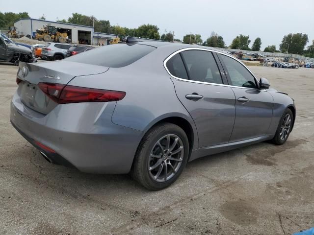 2018 Alfa Romeo Giulia Q4