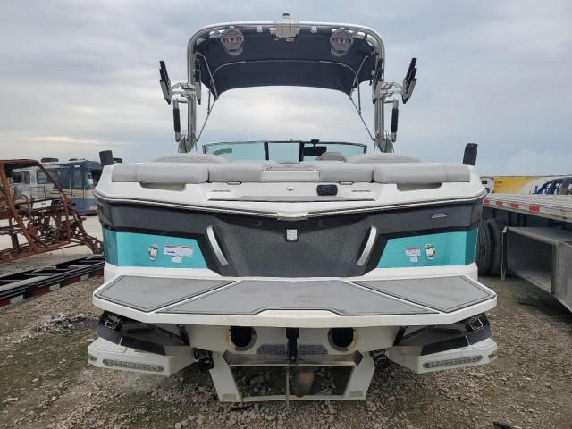 2020 Mastercraft XT22