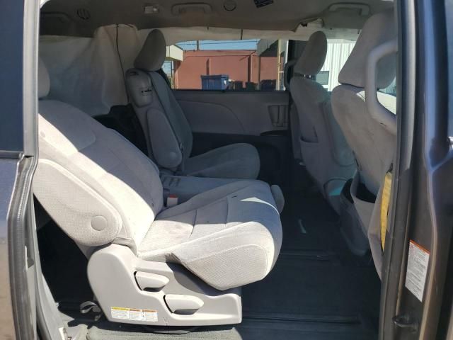 2015 Toyota Sienna LE