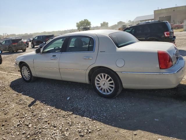 2005 Lincoln Town Car Signature