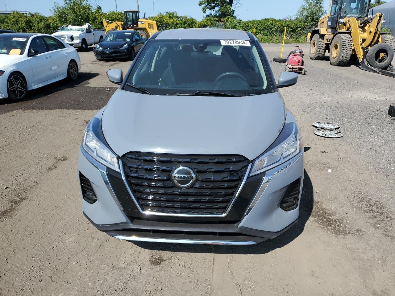2021 Nissan Kicks s