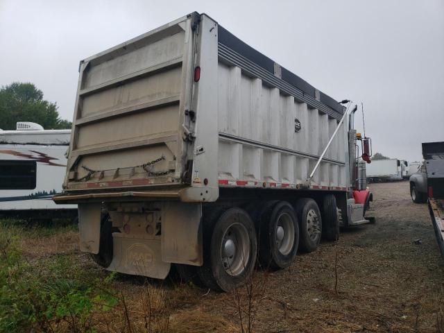 2014 Peterbilt 388