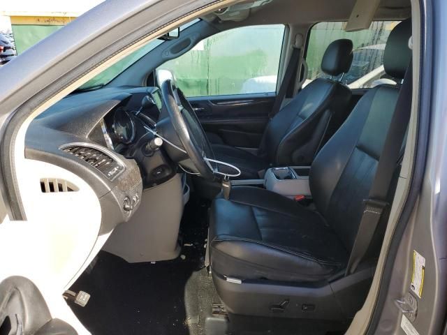 2014 Chrysler Town & Country Touring L