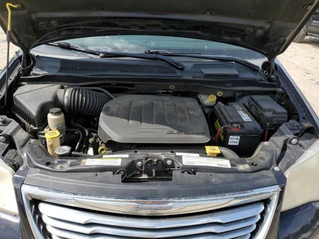 2011 Chrysler Town & Country Touring L