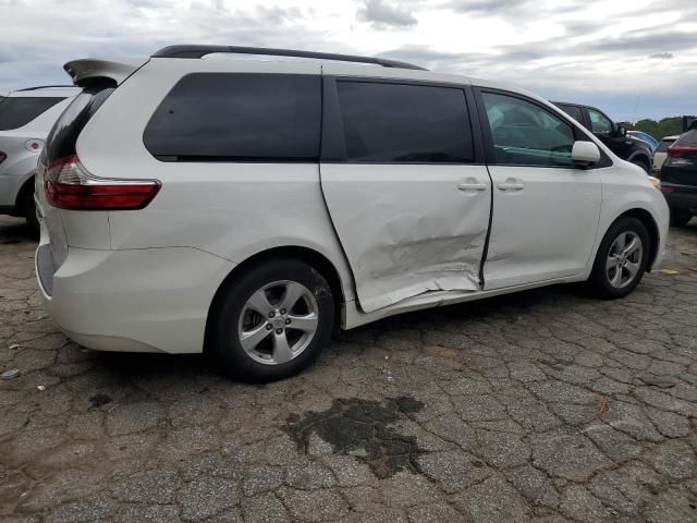 2016 Toyota Sienna LE