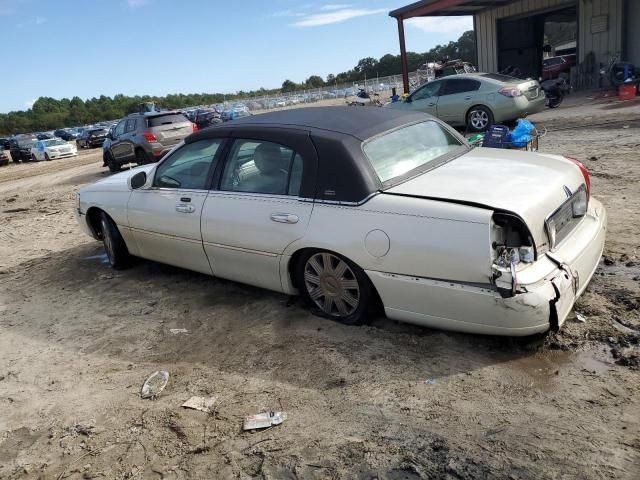 2005 Lincoln Town Car Signature Limited