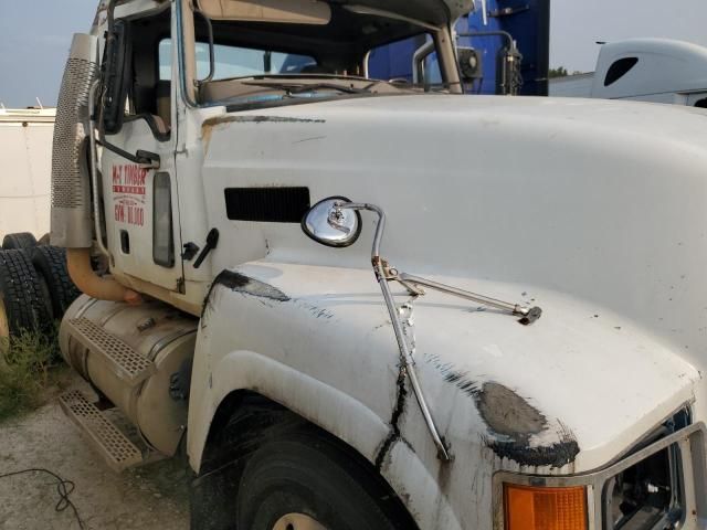 2007 Mack 600 CHN600