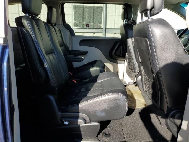 2014 Chrysler Town & Country Touring