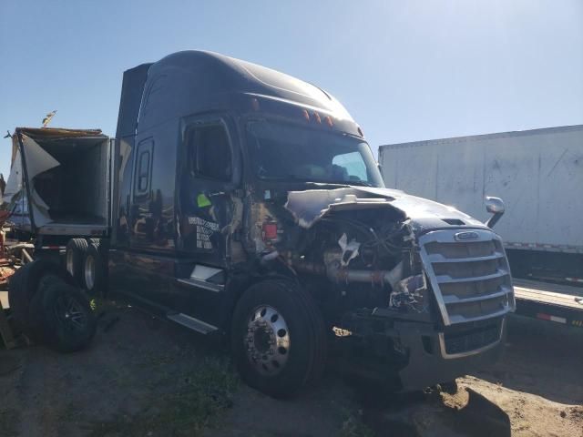 2020 Freightliner Cascadia 126