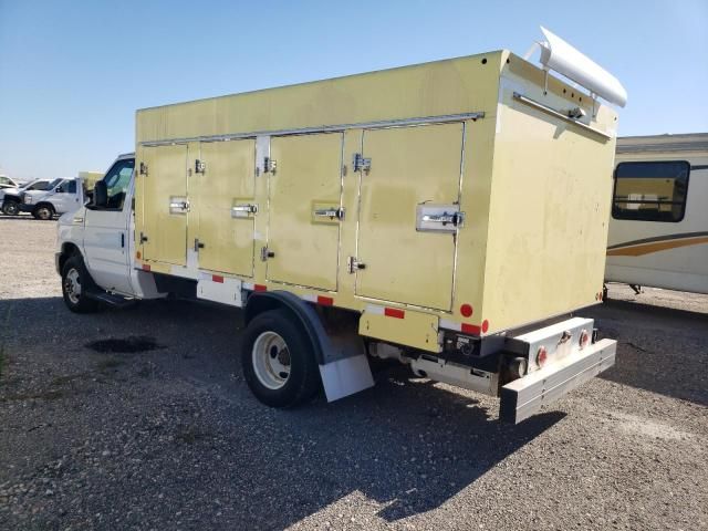 2018 Ford Econoline E450 Super Duty Cutaway Van