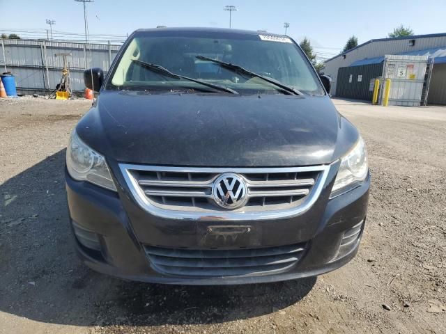 2011 Volkswagen Routan SE