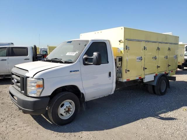 2017 Ford Econoline E450 Super Duty Cutaway Van