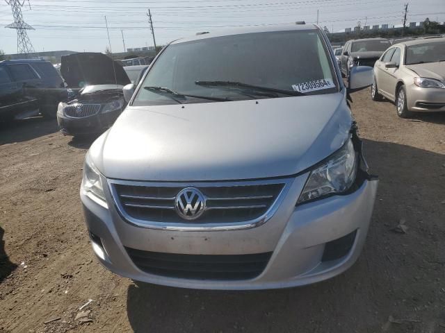 2011 Volkswagen Routan SE