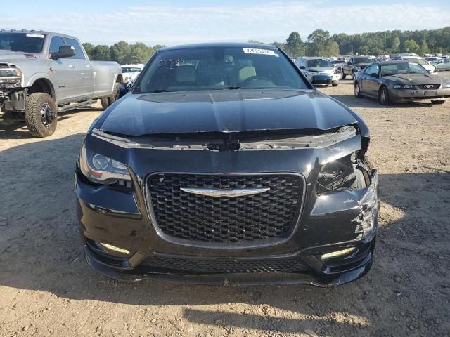 2018 Chrysler 300 S