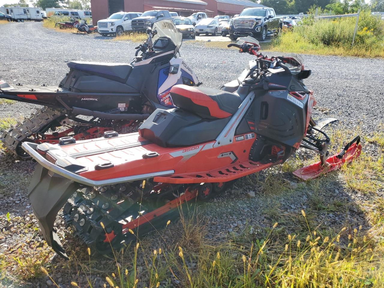2022 Lynx Snowmobile