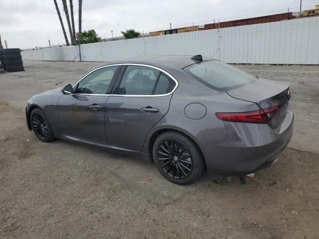 2021 Alfa Romeo Giulia Sport