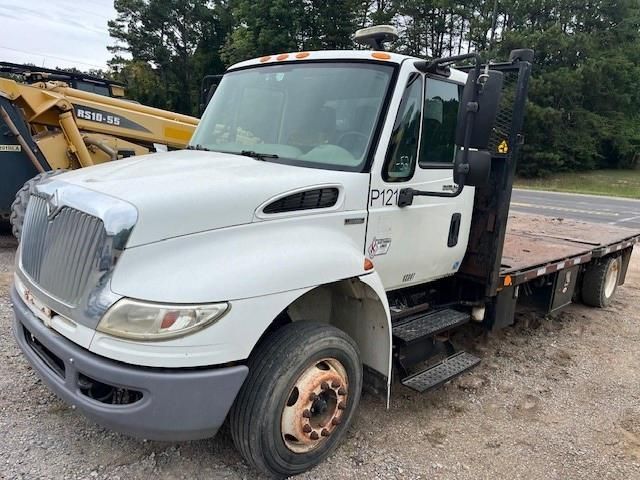 2009 International 4000 4400 LP