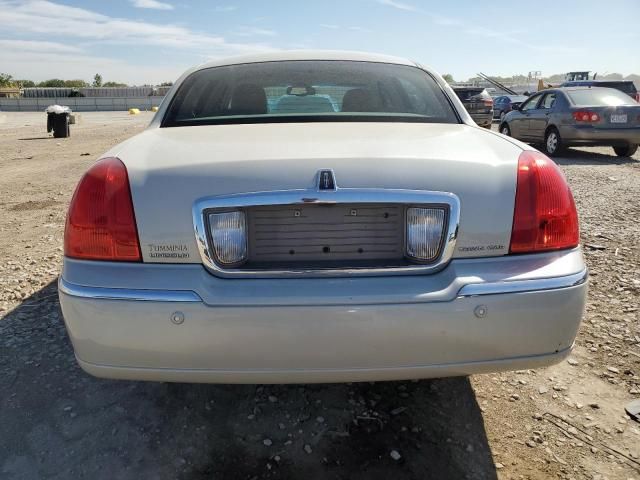 2005 Lincoln Town Car Signature