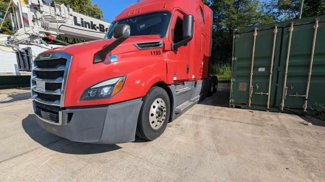 2020 Freightliner Cascadia 126