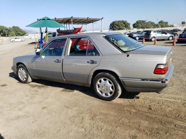 1995 Mercedes-Benz E 320 Base