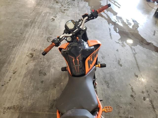 2023 KTM 200 Duke