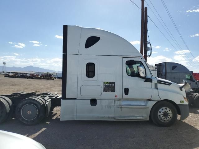 2019 Freightliner Cascadia 126