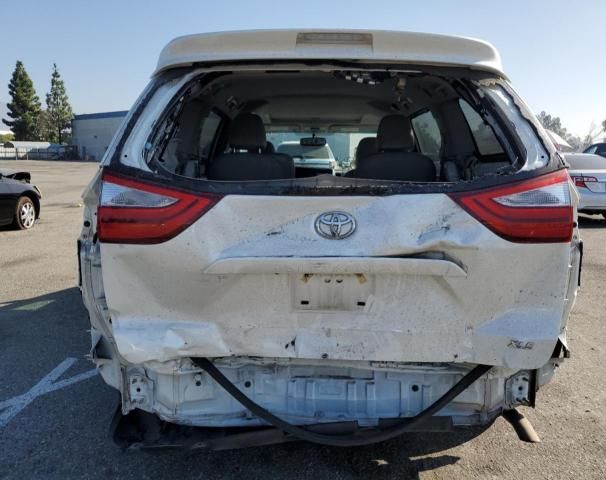 2016 Toyota Sienna XLE