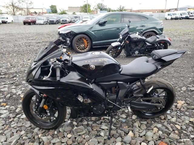 2023 Yamaha YZFR7