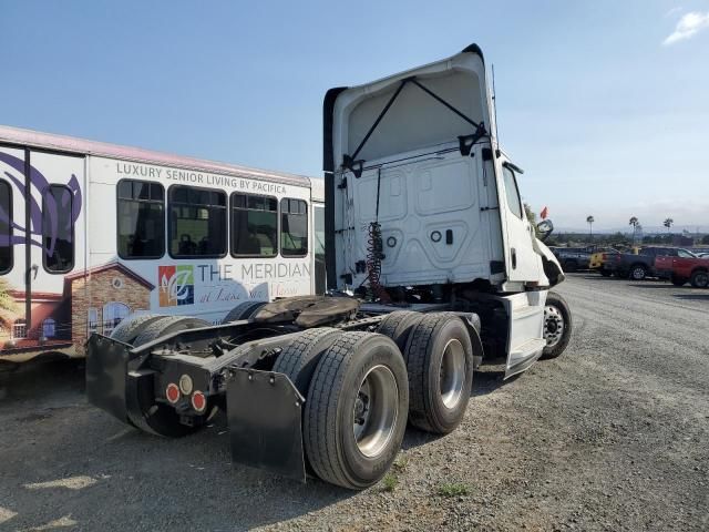 2018 Freightliner Cascadia 126